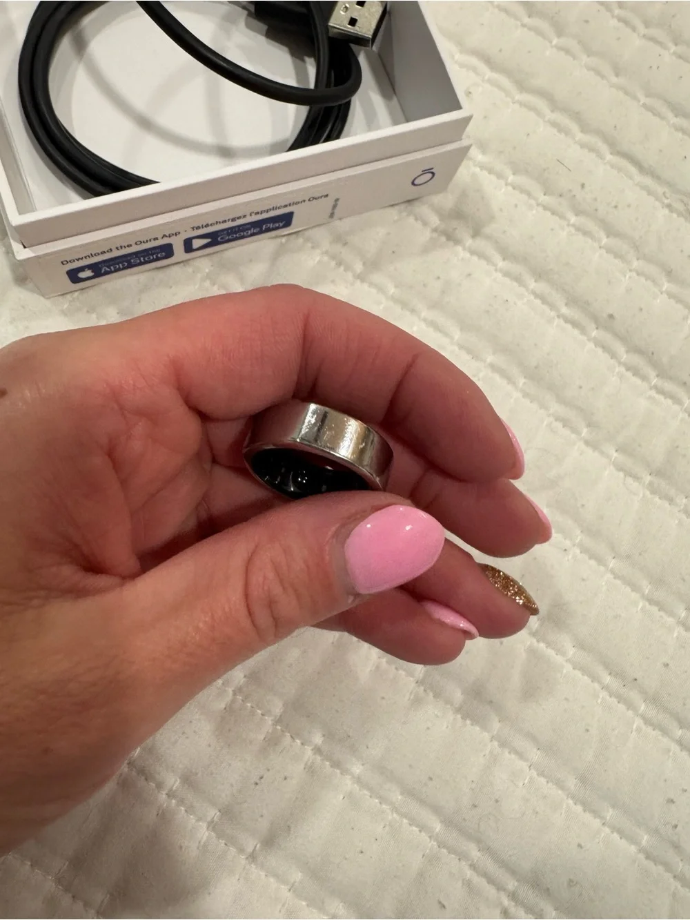 Oura Ring Size 9 Heritage Silver Magnetic Charging Dock